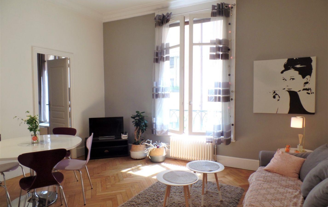 Annonces OULLINS : Appartement | LYON (69002) | 45 m2 | 1 300 € 